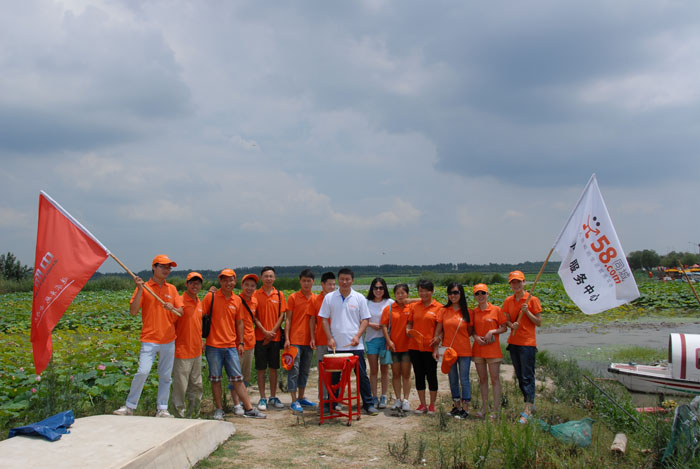 ��ɫ���e���ف�һ����Ӱ